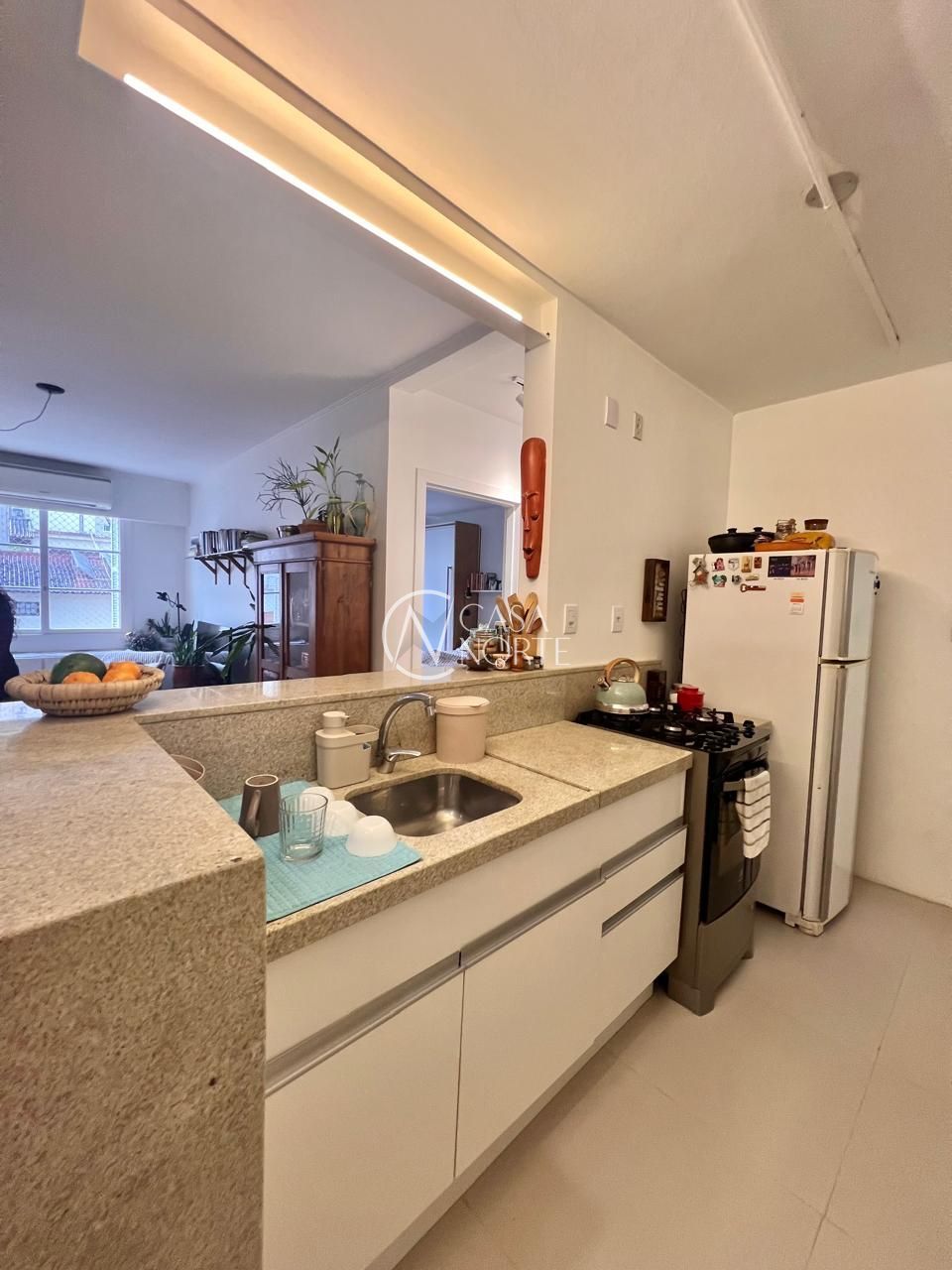 Apartamento à venda com 1 quarto, 49m², 1 vaga, Rua Portugal no bairro São João em Porto Alegre