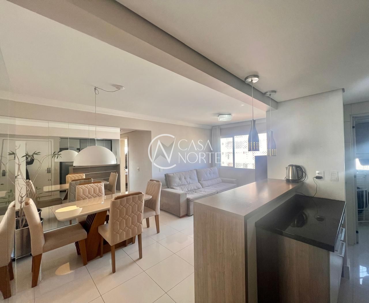 Apartamento à venda com 2 quartos, 72m², 1 suíte, 2 vagas, Rua Felipe de Oliveira no bairro Petrópolis em Porto Alegre