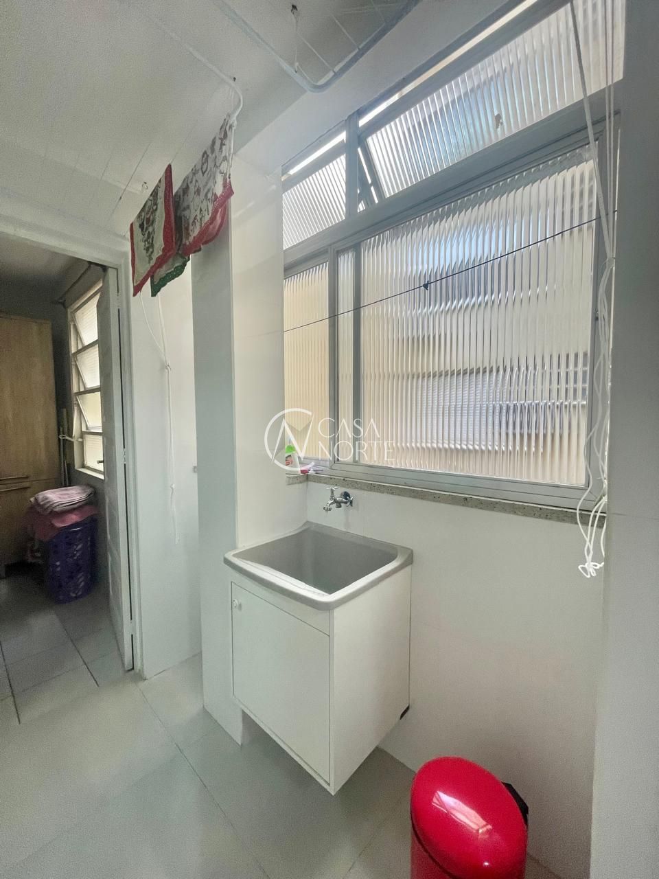 Apartamento à venda com 3 quartos, 85m², 1 vaga, Rua Coronel Genuino no bairro Centro Histórico em Porto Alegre