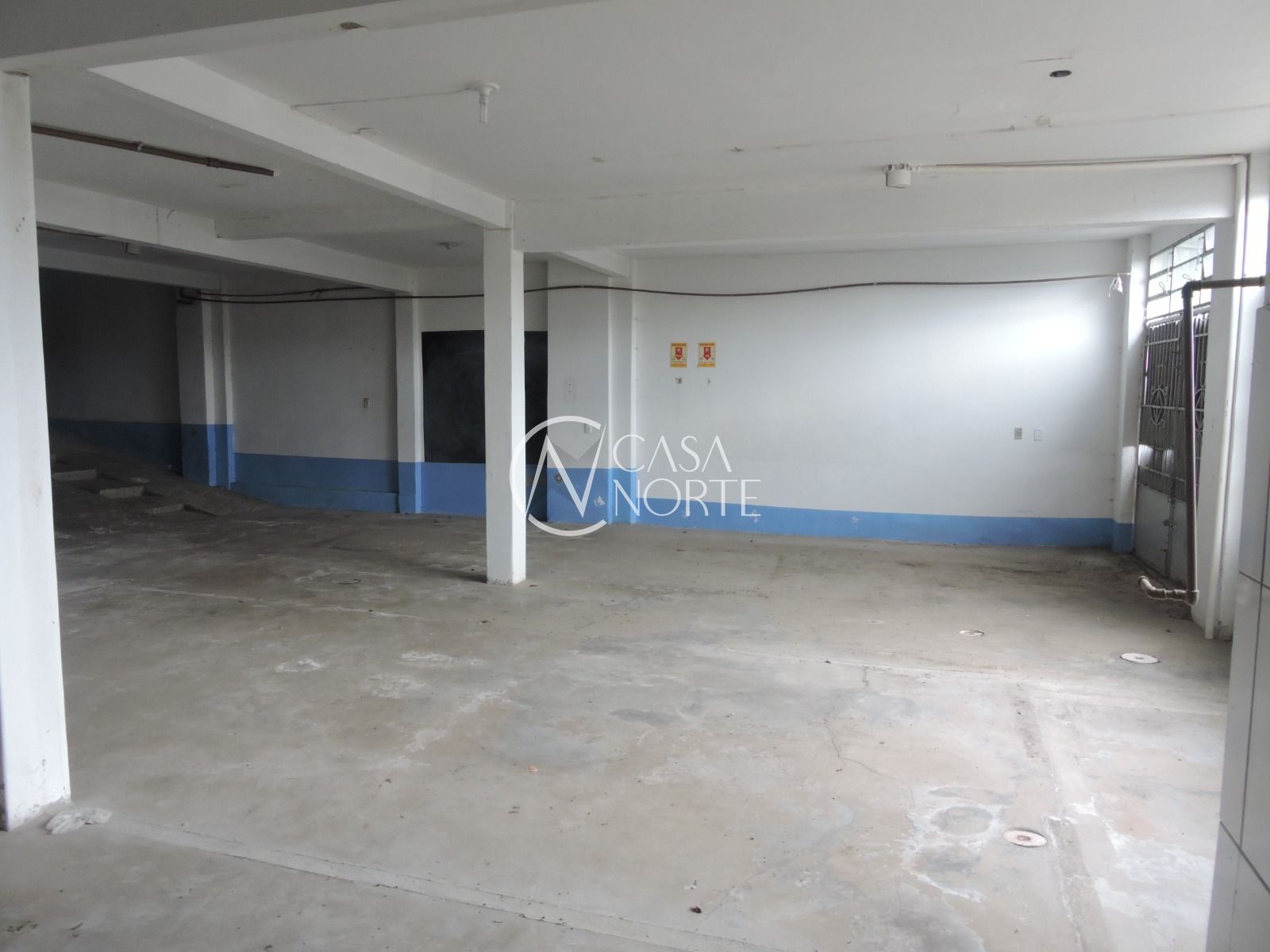 Pavilhão à venda com 3 quartos, 937m², 2 vagas, Avenida Professor Oscar Pereira no bairro Glória em Porto Alegre