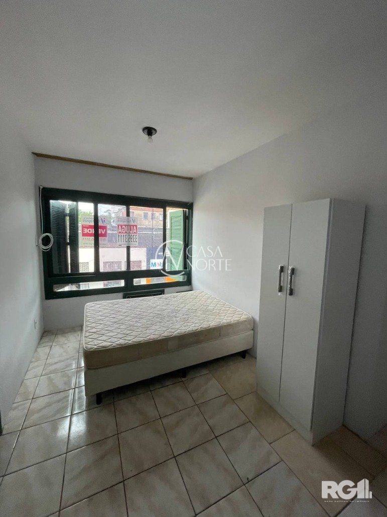 Kitnet à venda , 26m², Rua Hoffmann no bairro Floresta em Porto Alegre