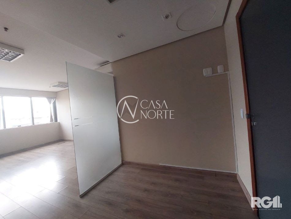 Sala Comercial à venda com 1 quarto, 34m², 2 vagas, Avenida Loureiro da Silva no bairro Cidade Baixa em Porto Alegre