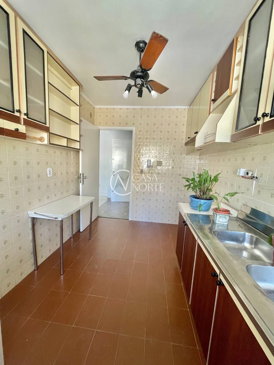 Apartamento à venda com 2 quartos, 68m², 1 vaga, Rua Dezessete de Junho no bairro Menino Deus em Porto Alegre