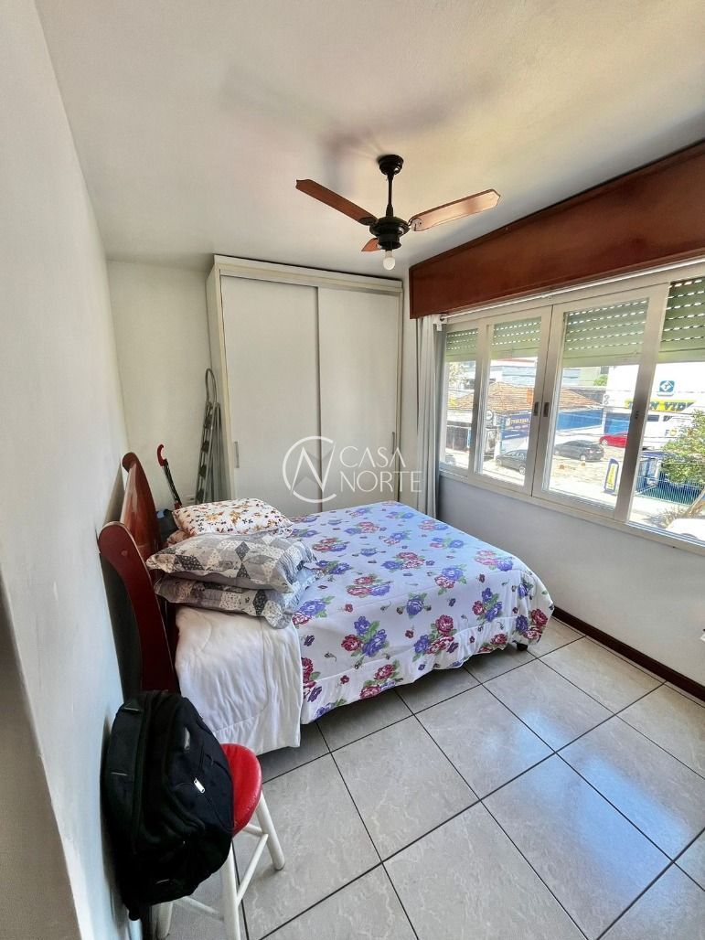 Apartamento à venda com 2 quartos, 57m², Avenida João Wallig no bairro Passo da Areia em Porto Alegre