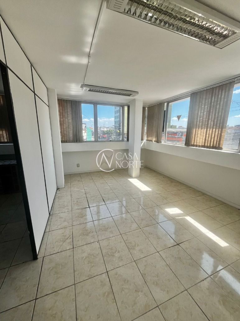 Sala Comercial à venda , 43m², 1 vaga, Rua Sport Club São José no bairro Passo da Areia em Porto Alegre