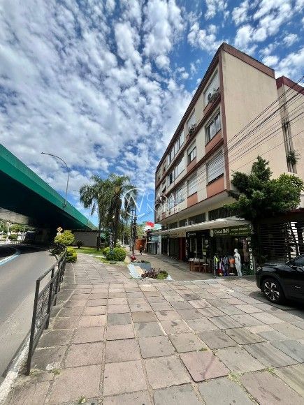 Apartamento à venda com 2 quartos, 71m², Avenida Brasiliano Índio de Moraes no bairro Passo da Areia em Porto Alegre