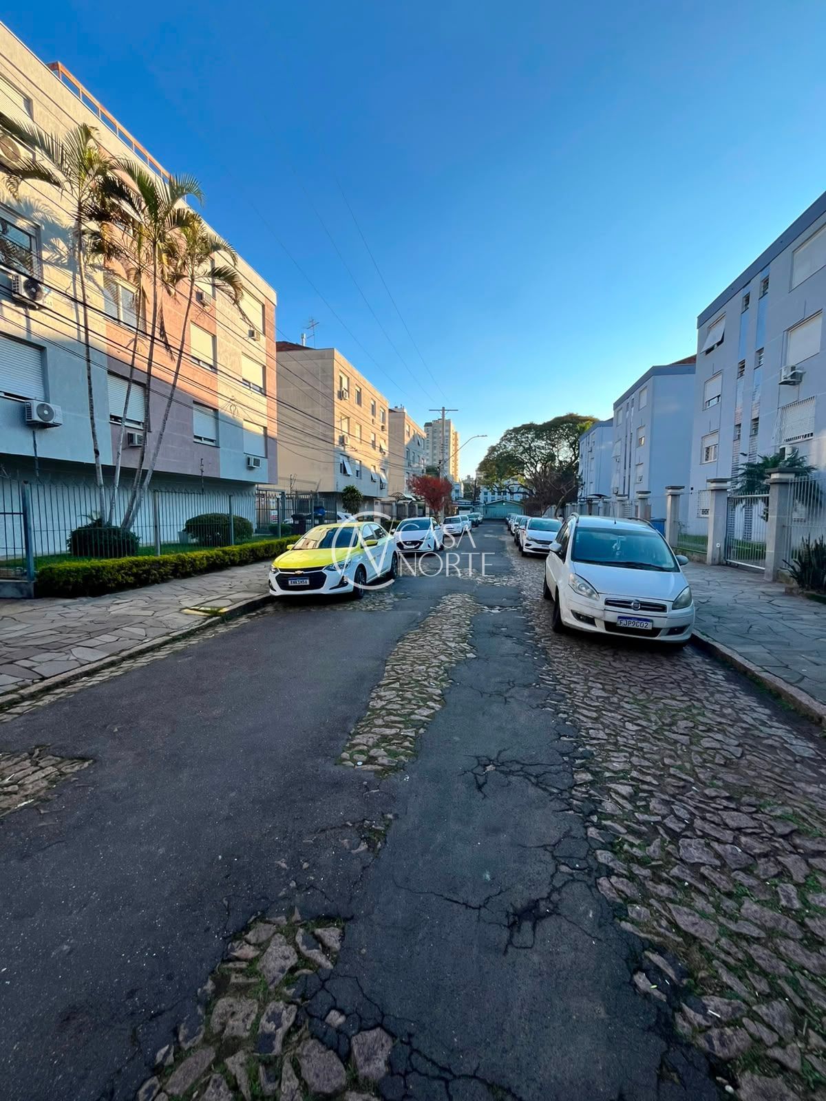 Apartamento à venda com 2 quartos, 90m², 1 vaga, Rua Gaston Englert no bairro Vila Ipiranga em Porto Alegre
