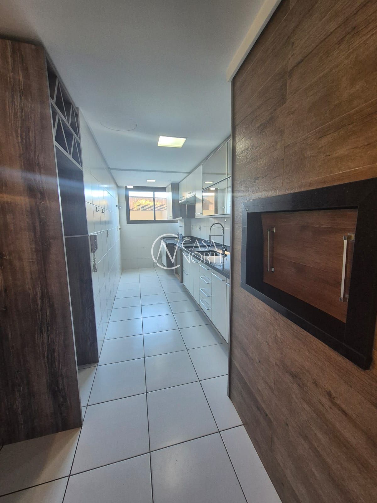 Apartamento Garden à venda com 2 quartos, 200m², 1 suíte, 2 vagas, Rua Irene Capponi Santiago no bairro Cristo Redentor em Porto Alegre