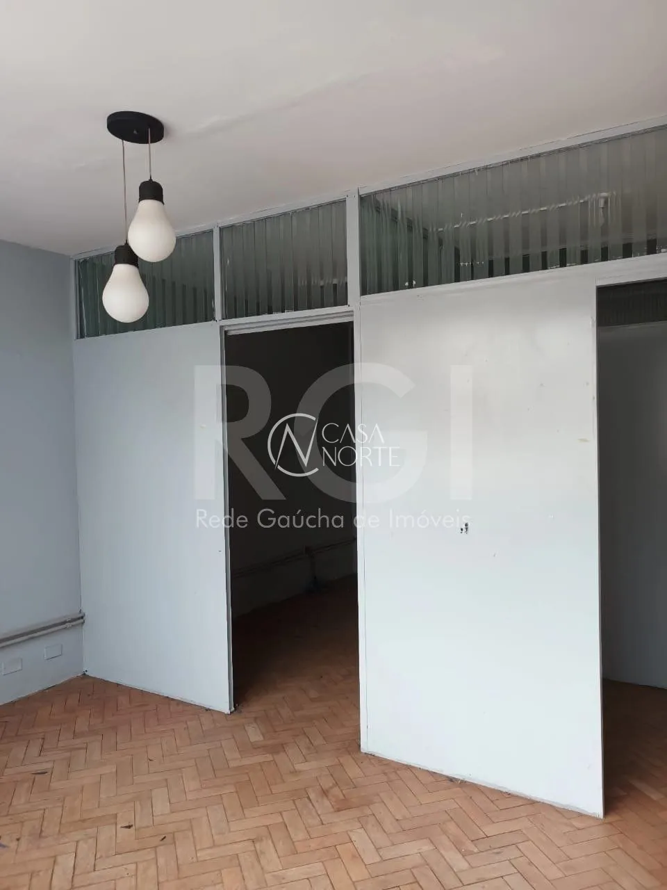 Sala Comercial à venda , 85m², Rua Doutor Flores no bairro Centro Histórico em Porto Alegre