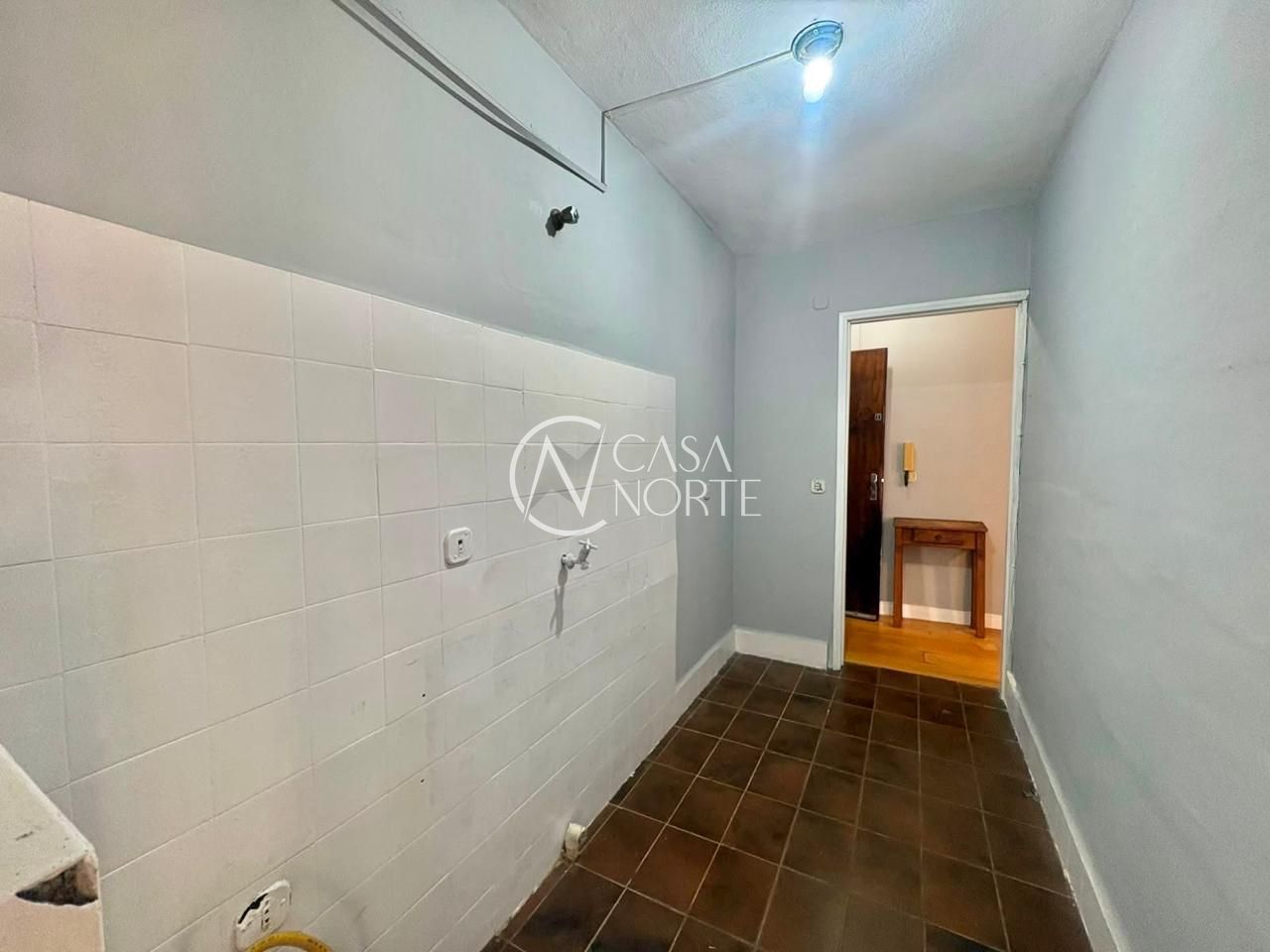 Apartamento à venda com 1 quarto, 30m², 1 vaga, Rua Domingos Crescêncio no bairro Santana em Porto Alegre
