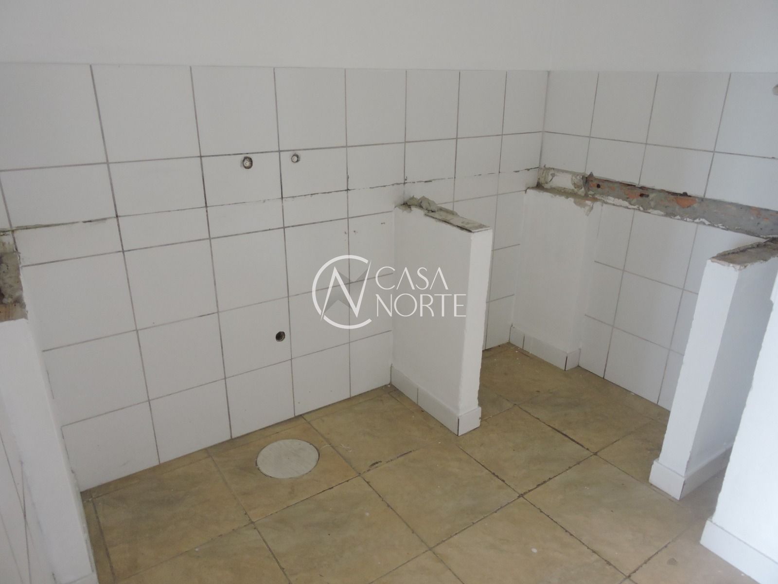 Pavilhão à venda com 3 quartos, 937m², 2 vagas, Avenida Professor Oscar Pereira no bairro Glória em Porto Alegre