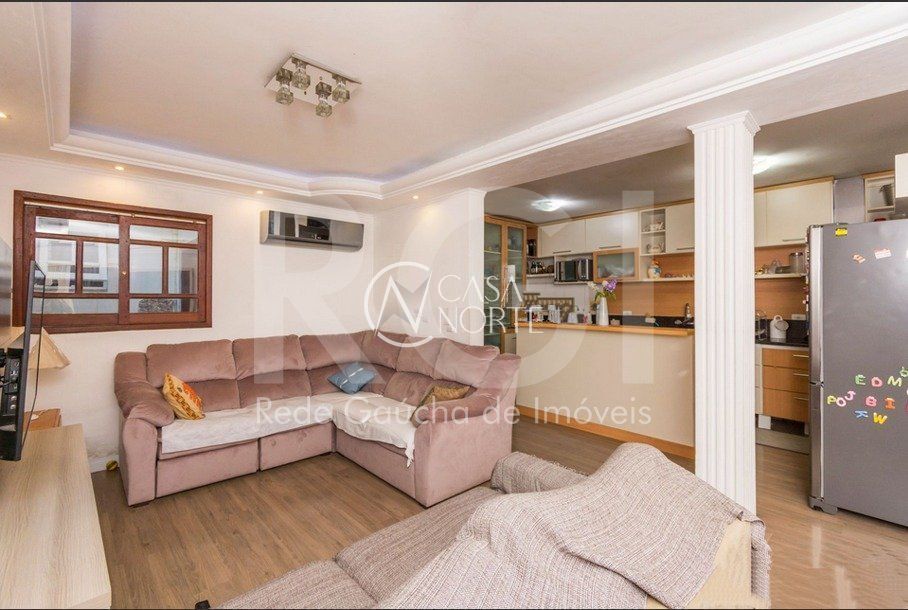 Casa à venda com 3 quartos, 250m², 2 suítes, 3 vagas, Rua Barao do Triunfo no bairro Menino Deus em Porto Alegre