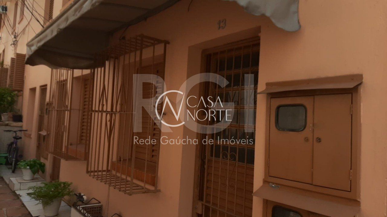 Casa de Condomínio à venda com 1 quarto, 42m², 1 vaga, Rua Santa Maria no bairro Vila São José em Porto Alegre