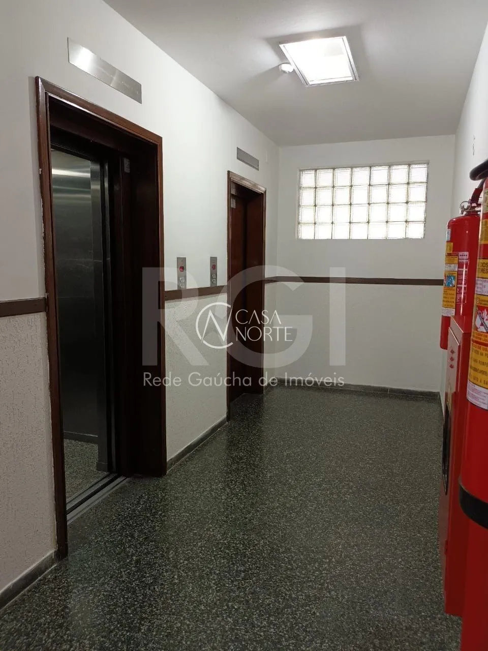Sala Comercial à venda , 85m², Rua Doutor Flores no bairro Centro Histórico em Porto Alegre
