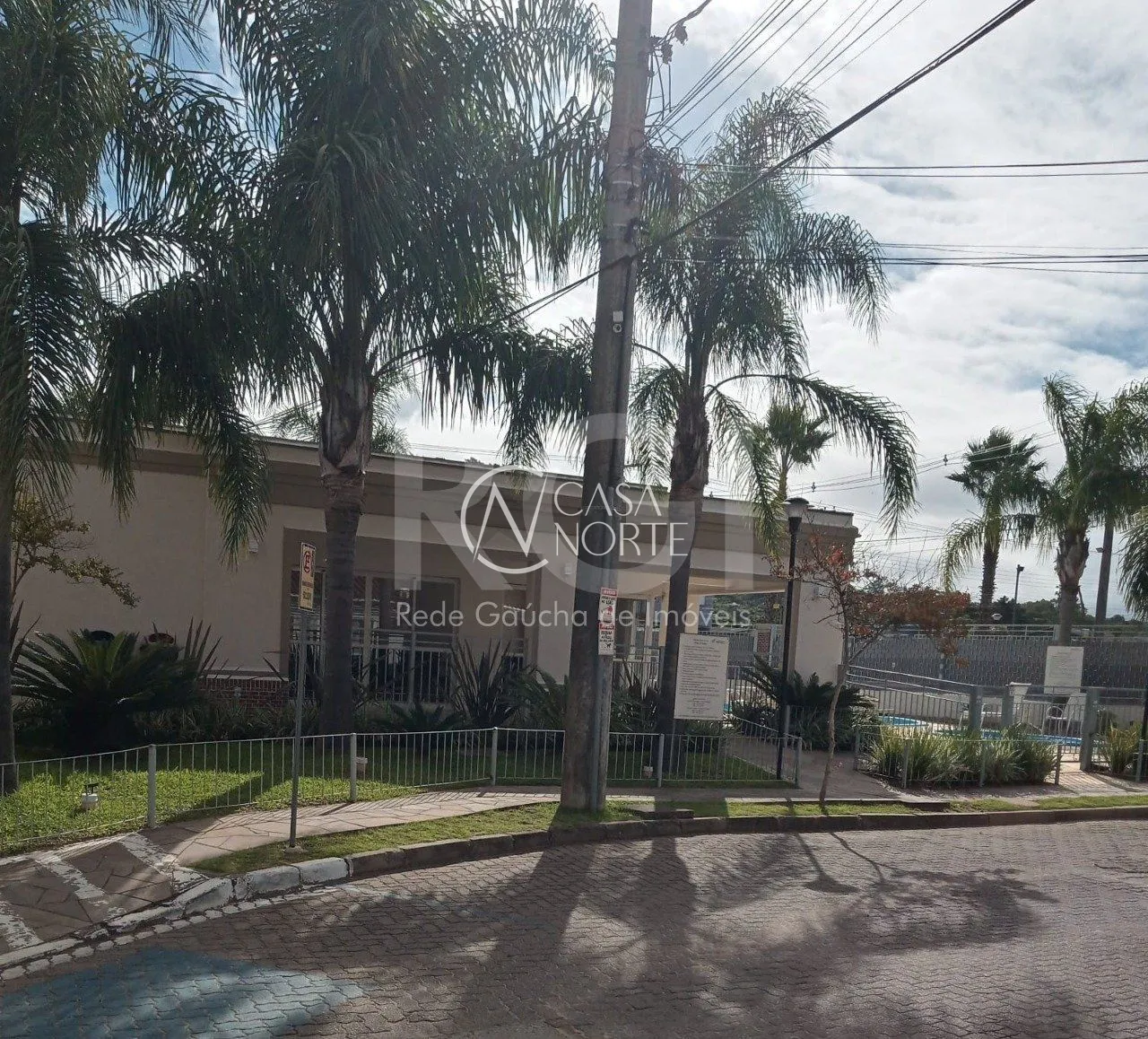 Casa de Condomínio à venda com 2 quartos, 55m², 1 vaga, Estrada Costa Gama no bairro Restinga em Porto Alegre