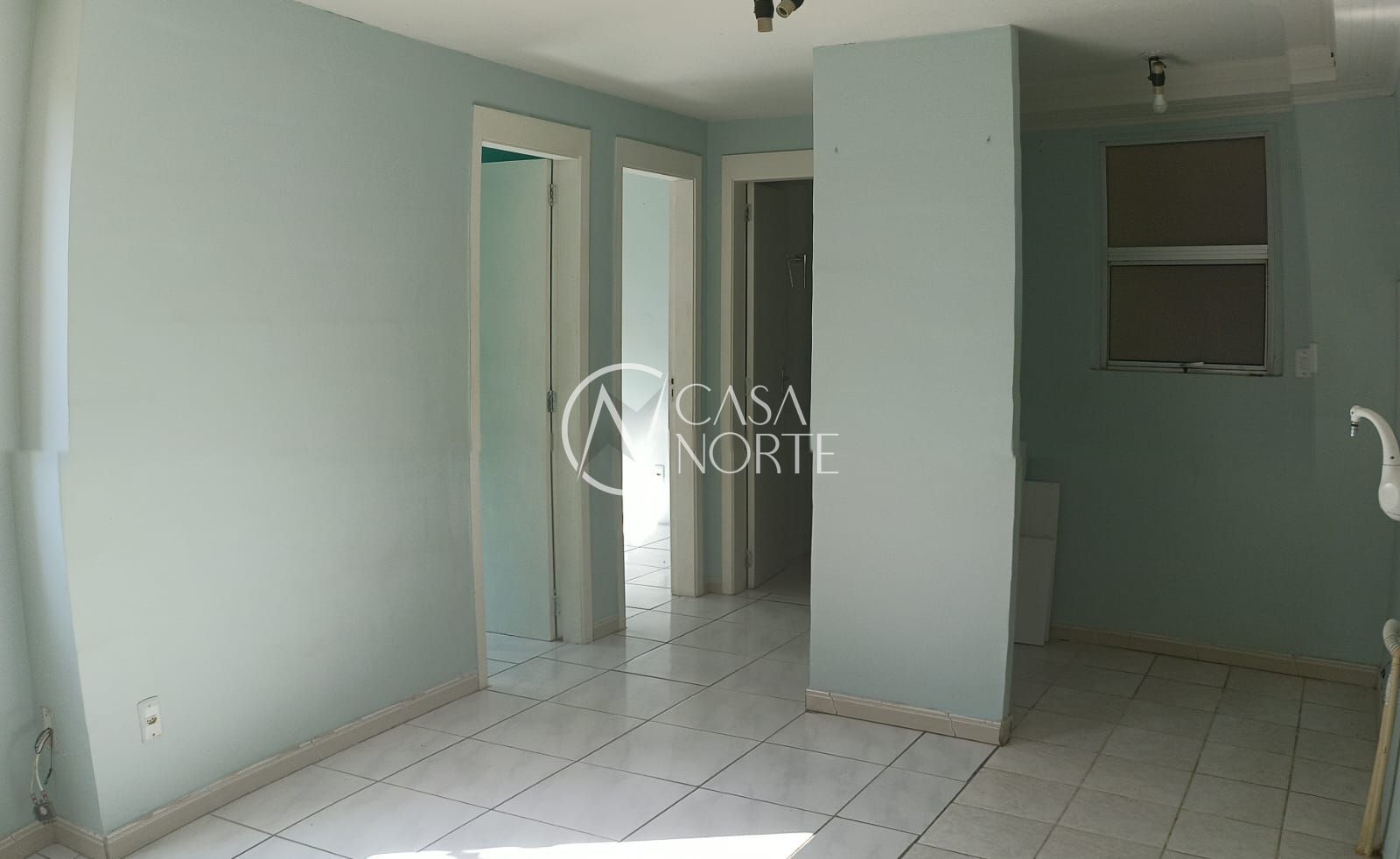 Apartamento à venda com 2 quartos, 43m², Rua Império no bairro Vila Nova em Porto Alegre