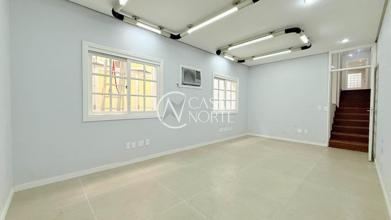 Casa Comercial à venda com 5 quartos, 230m², 3 vagas, Rua Washington Luiz no bairro Centro Histórico em Porto Alegre