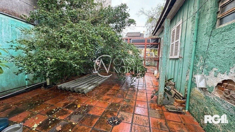 Casa à venda com 2 quartos, 150m², 1 vaga, Travessa Serafim Terra no bairro Jardim Botânico em Porto Alegre