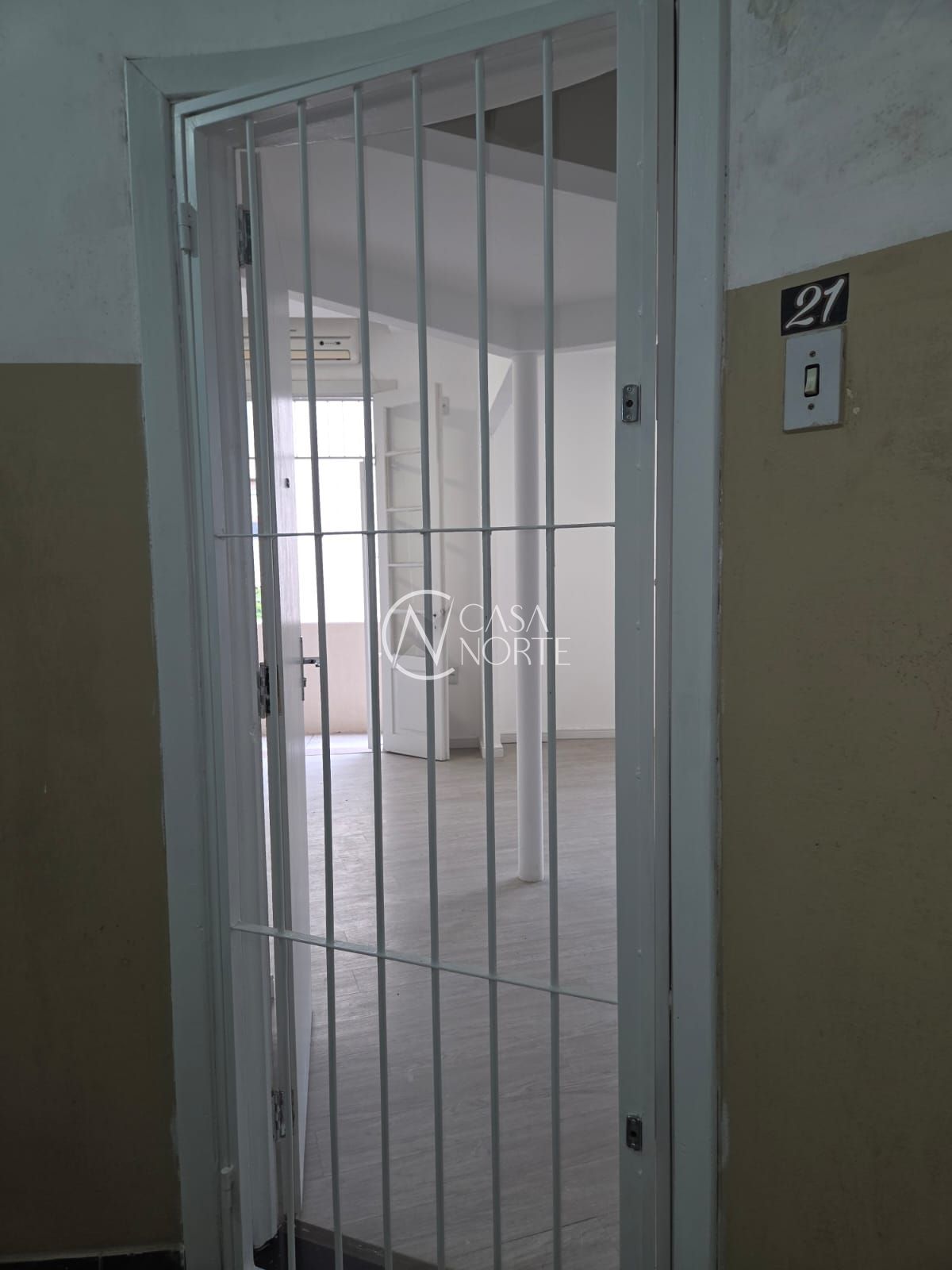 Apartamento à venda com 2 quartos, 70m², Avenida Alberto Bins no bairro Centro Histórico em Porto Alegre