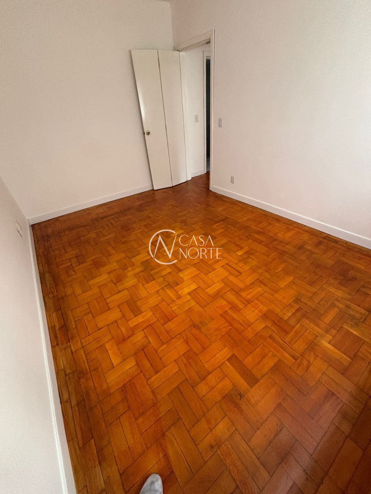 Apartamento à venda com 2 quartos, 74m², 1 vaga, Rua Marquês do Pombal no bairro Moinhos de Vento em Porto Alegre