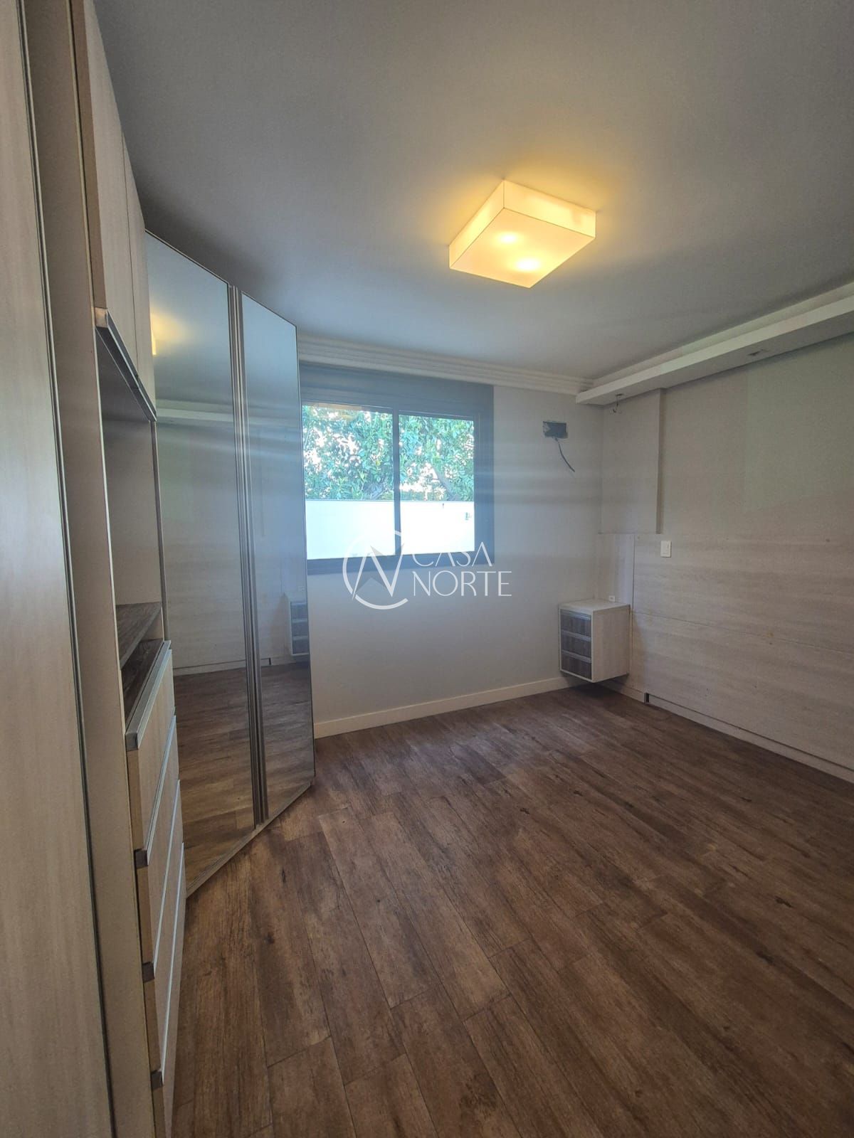 Apartamento Garden à venda com 2 quartos, 200m², 1 suíte, 2 vagas, Rua Irene Capponi Santiago no bairro Cristo Redentor em Porto Alegre