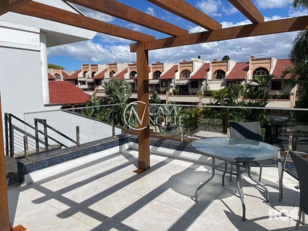 Casa de Condomínio à venda com 3 quartos, 205m², 1 suíte, 3 vagas, Avenida Coronel Marcos no bairro Pedra Redonda em Porto Alegre