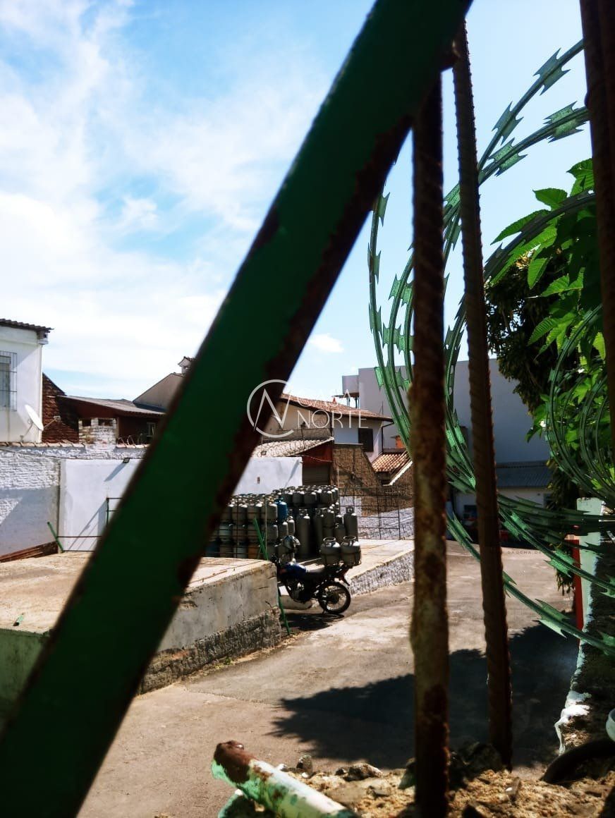 Casa à venda com 3 quartos, 47718m², Rua Frederico Etzberger no bairro Nonoai em Porto Alegre