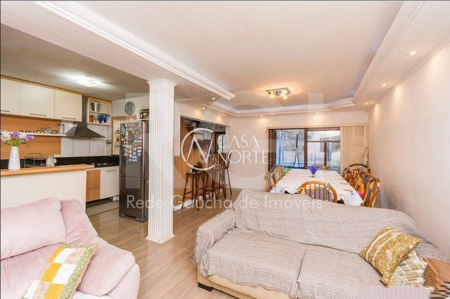 Casa à venda com 3 quartos, 250m², 2 suítes, 3 vagas, Rua Barao do Triunfo no bairro Menino Deus em Porto Alegre