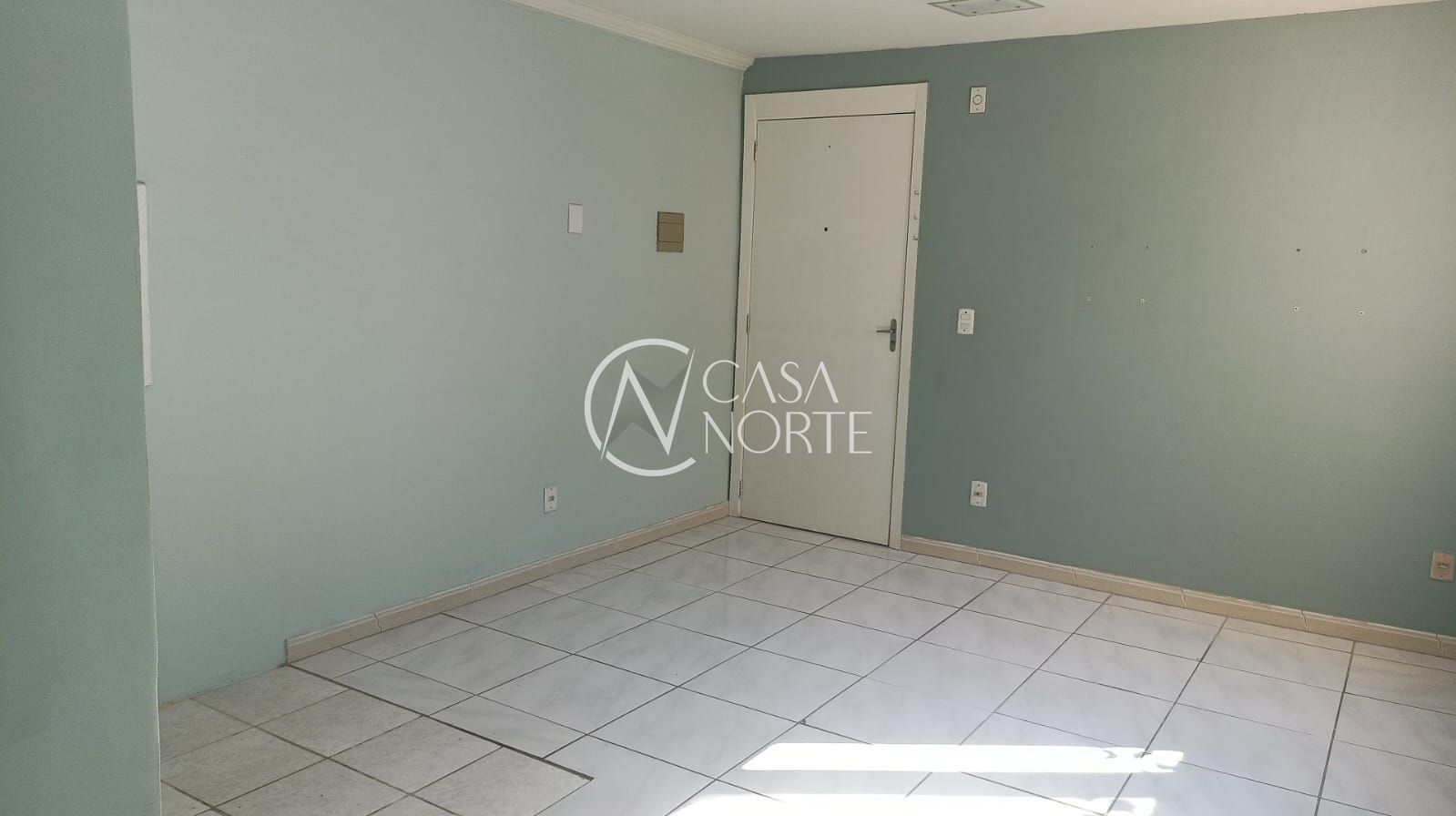 Apartamento à venda com 2 quartos, 43m², Rua Império no bairro Vila Nova em Porto Alegre