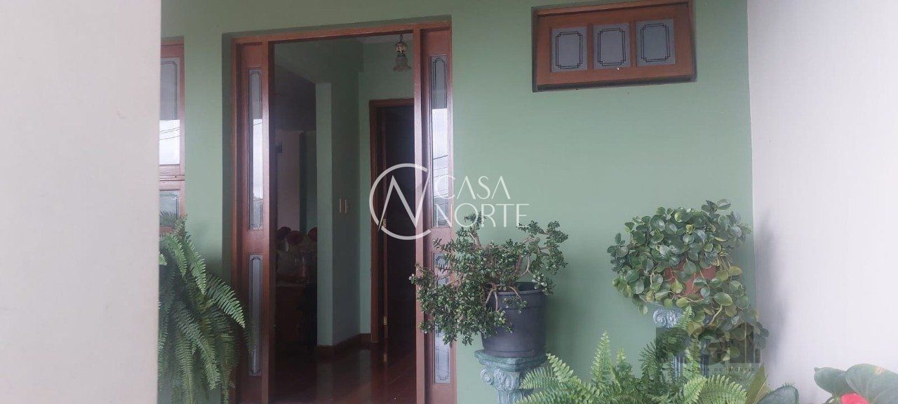 Casa à venda com 3 quartos, 300m², 1 suíte, 4 vagas, Rua Doutor Dias da Cruz no bairro Medianeira em Porto Alegre