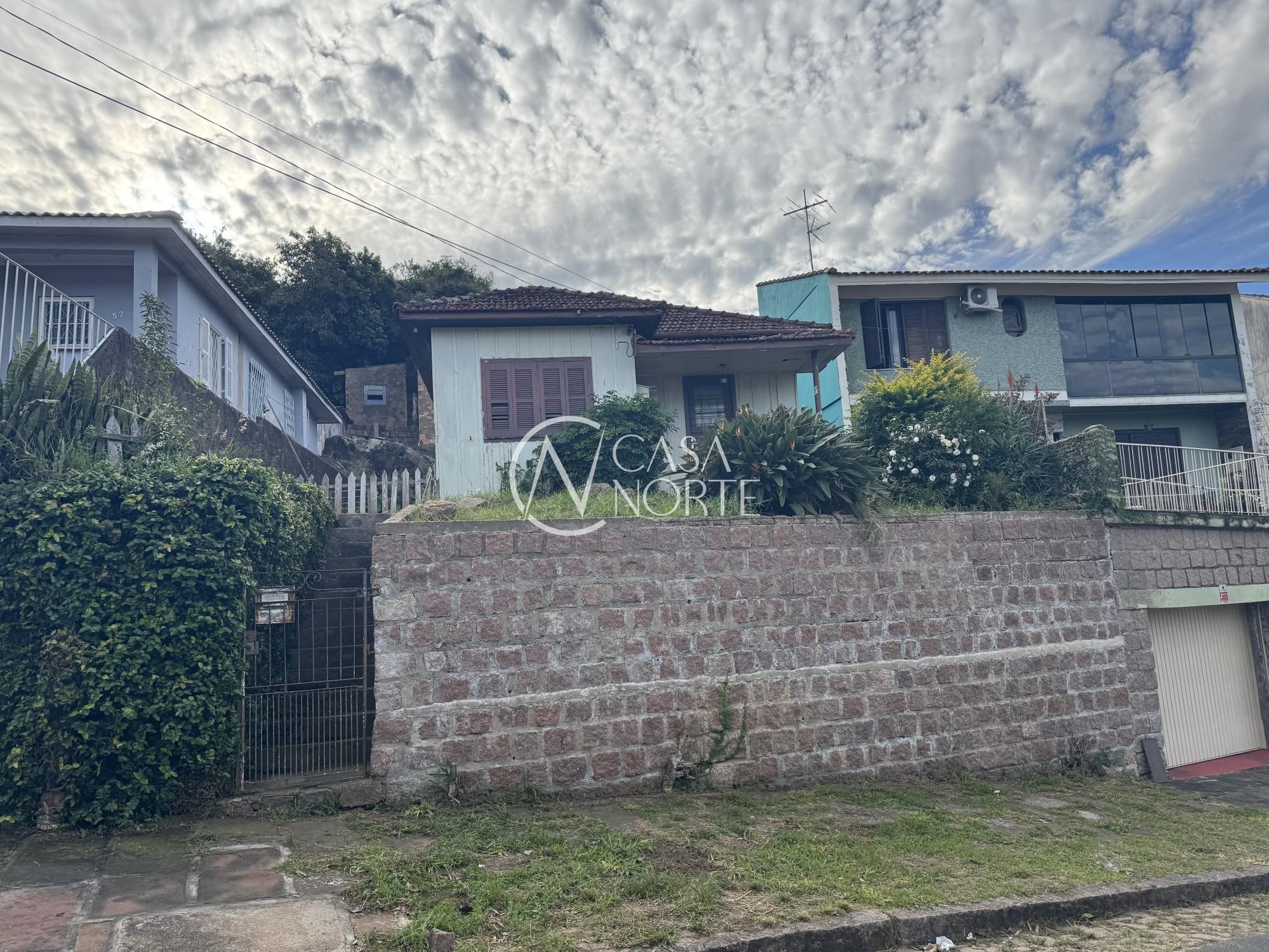 Terreno à venda  com 287m², Travessa Luiz Tamanini no bairro Teresópolis em Porto Alegre