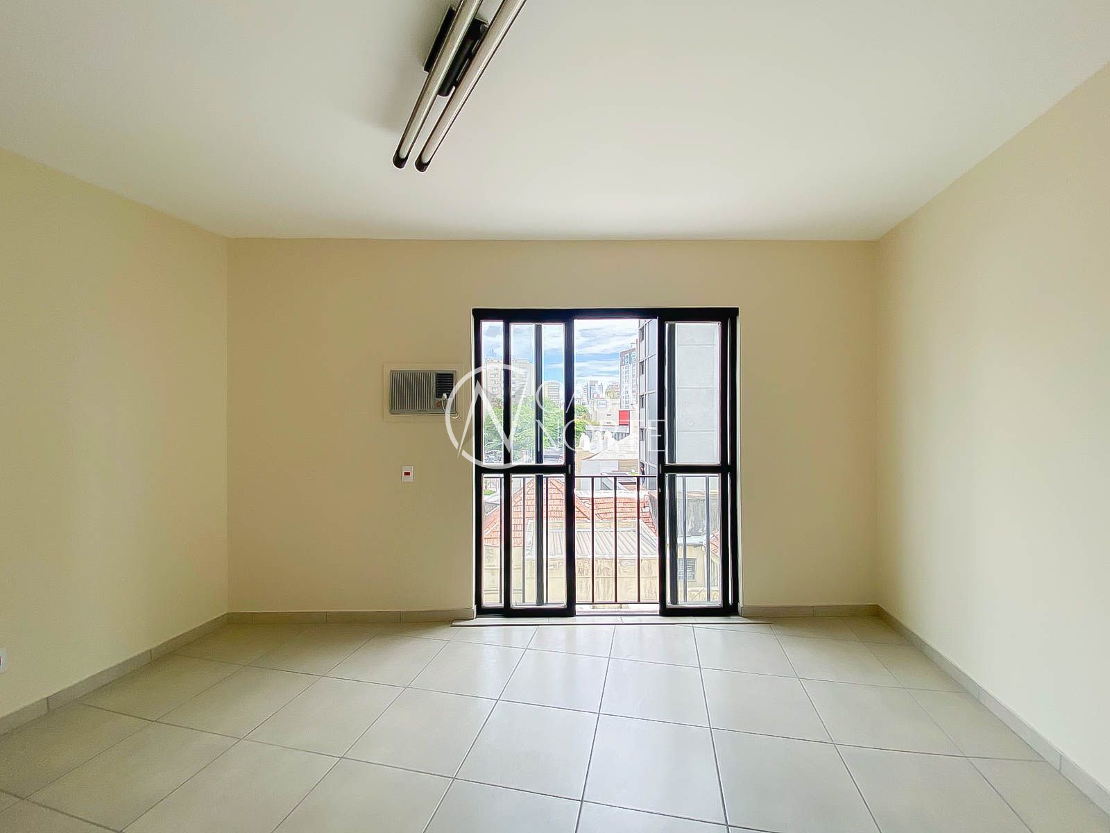 Sala Comercial à venda com 1 quarto, 22m², Avenida Benjamin Constant no bairro São João em Porto Alegre