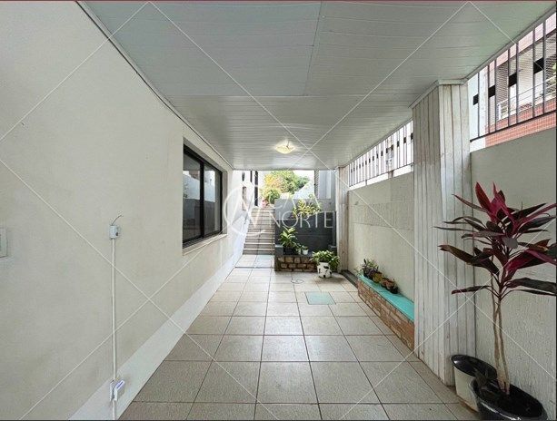 Casa à venda com 3 quartos, 257m², 1 suíte, 2 vagas, Rua Barao de Cerro Largo no bairro Menino Deus em Porto Alegre