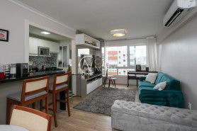 Apartamento à venda com 2 quartos, 70m², 1 suíte, 2 vagas, Rua Guilherme Alves no bairro Partenon em Porto Alegre