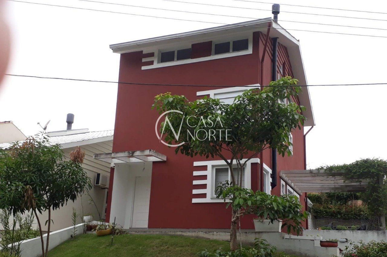 Sobrado à venda com 3 quartos, 210m², 1 suíte, 2 vagas, Rua Walter Emílio Schneider no bairro Lomba do Pinheiro em Porto Alegre