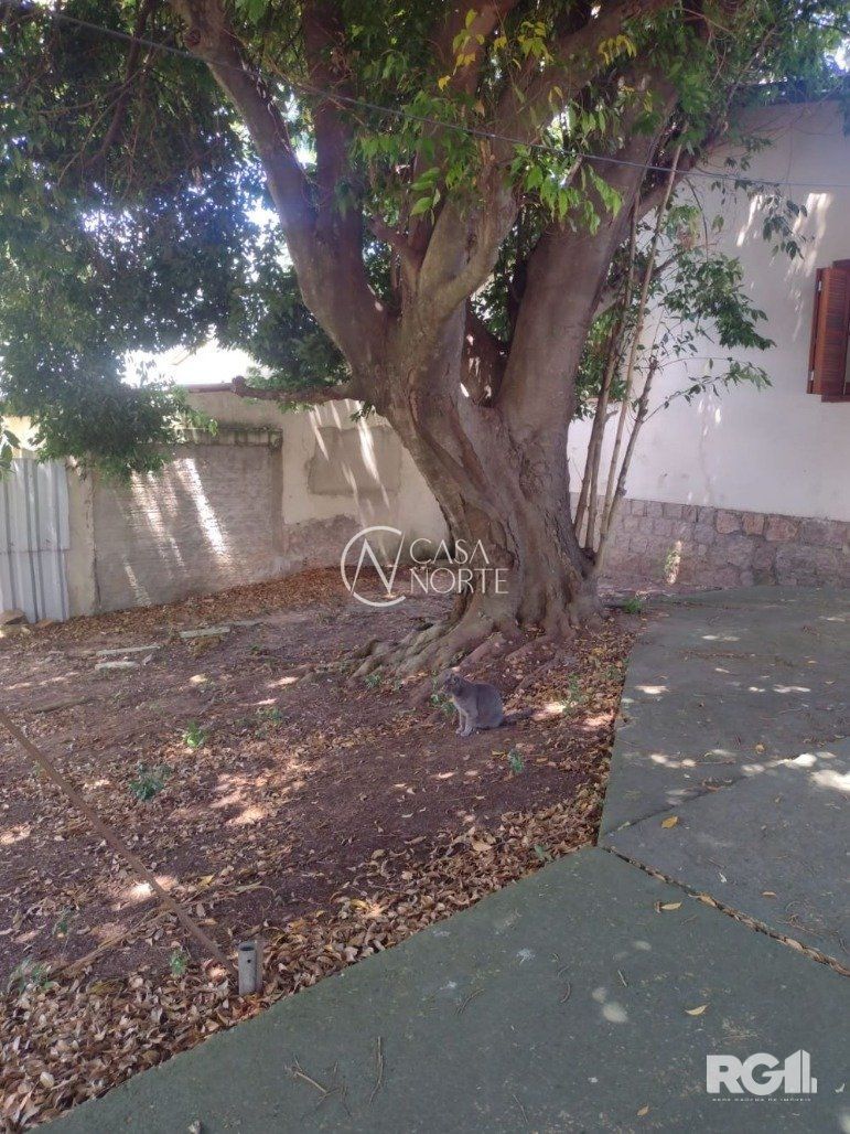 Casa à venda com 2 quartos, 70m², 2 vagas, Rua Doutor Raul Moreira no bairro Cristal em Porto Alegre