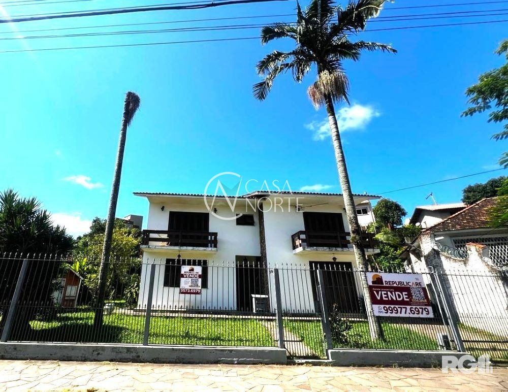 Casa à venda com 4 quartos, 743m², 1 suíte, 10 vagas, Rua Irmã Ambrósio no bairro Jardim Carvalho em Porto Alegre