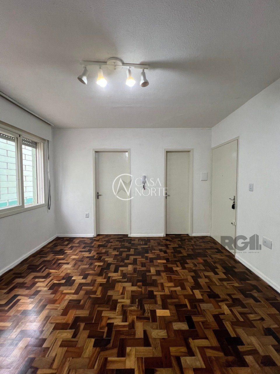 Apartamento à venda com 1 quarto, 26m², 1 vaga, Rua Professor Pontes de Miranda no bairro Jardim Leopoldina em Porto Alegre
