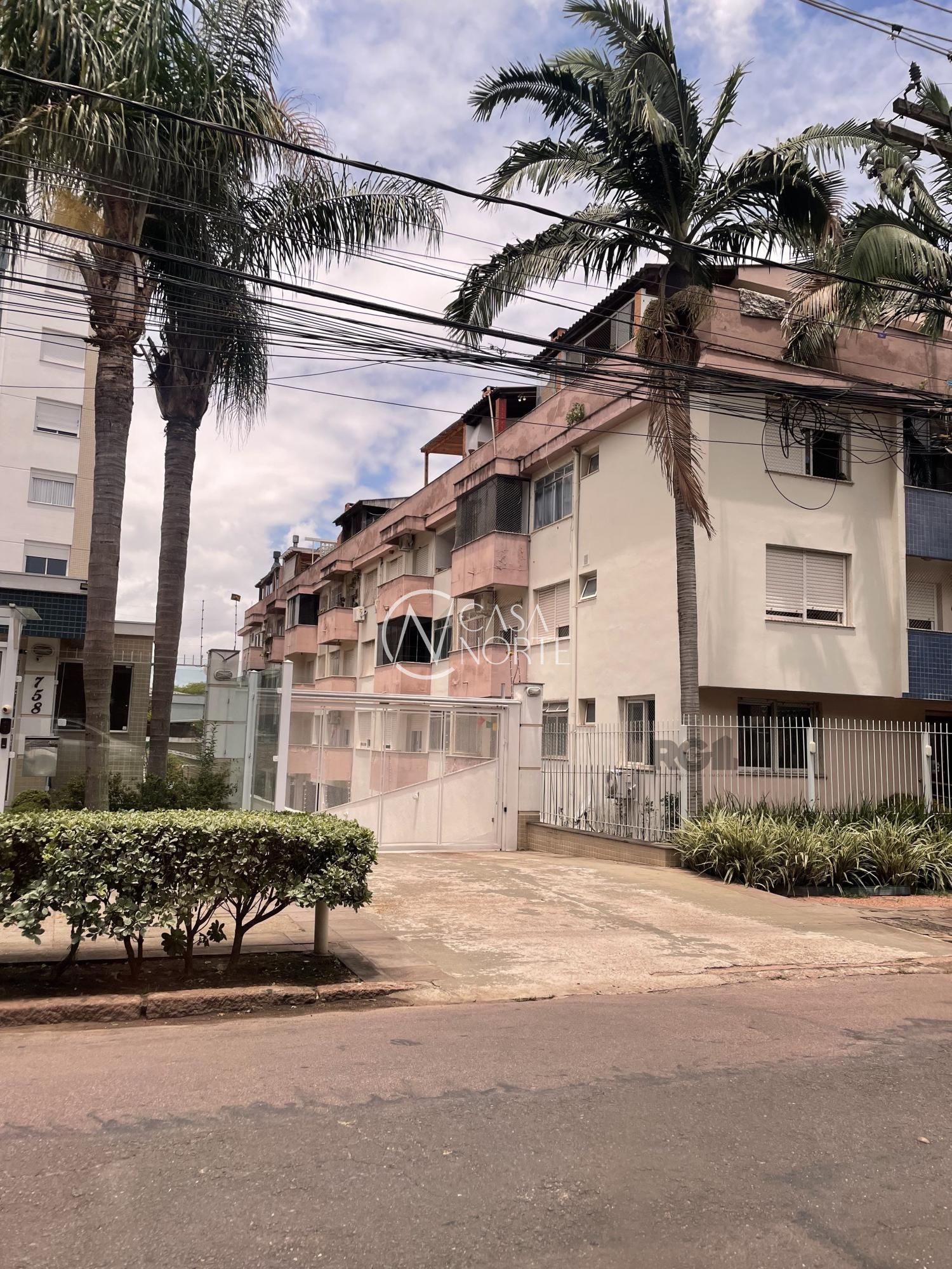 Apartamento à venda com 1 quarto, 52m², 1 vaga, Rua Roque Calage no bairro Passo da Areia em Porto Alegre