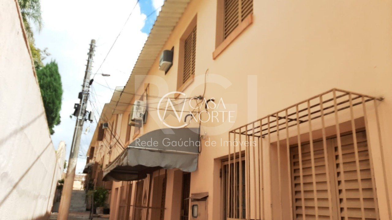 Casa de Condomínio à venda com 1 quarto, 42m², 1 vaga, Rua Santa Maria no bairro Vila São José em Porto Alegre