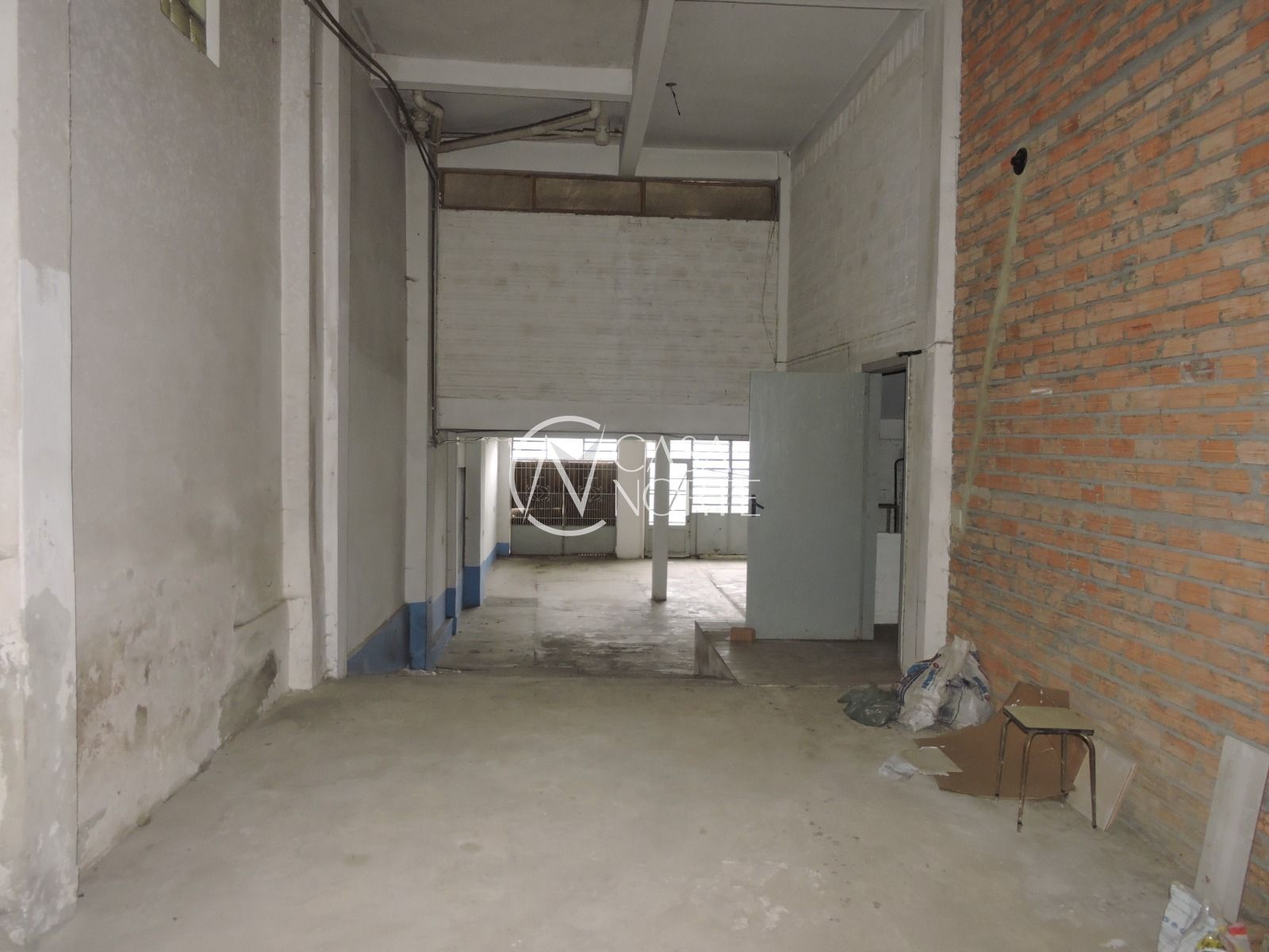 Pavilhão à venda com 3 quartos, 937m², 2 vagas, Avenida Professor Oscar Pereira no bairro Glória em Porto Alegre