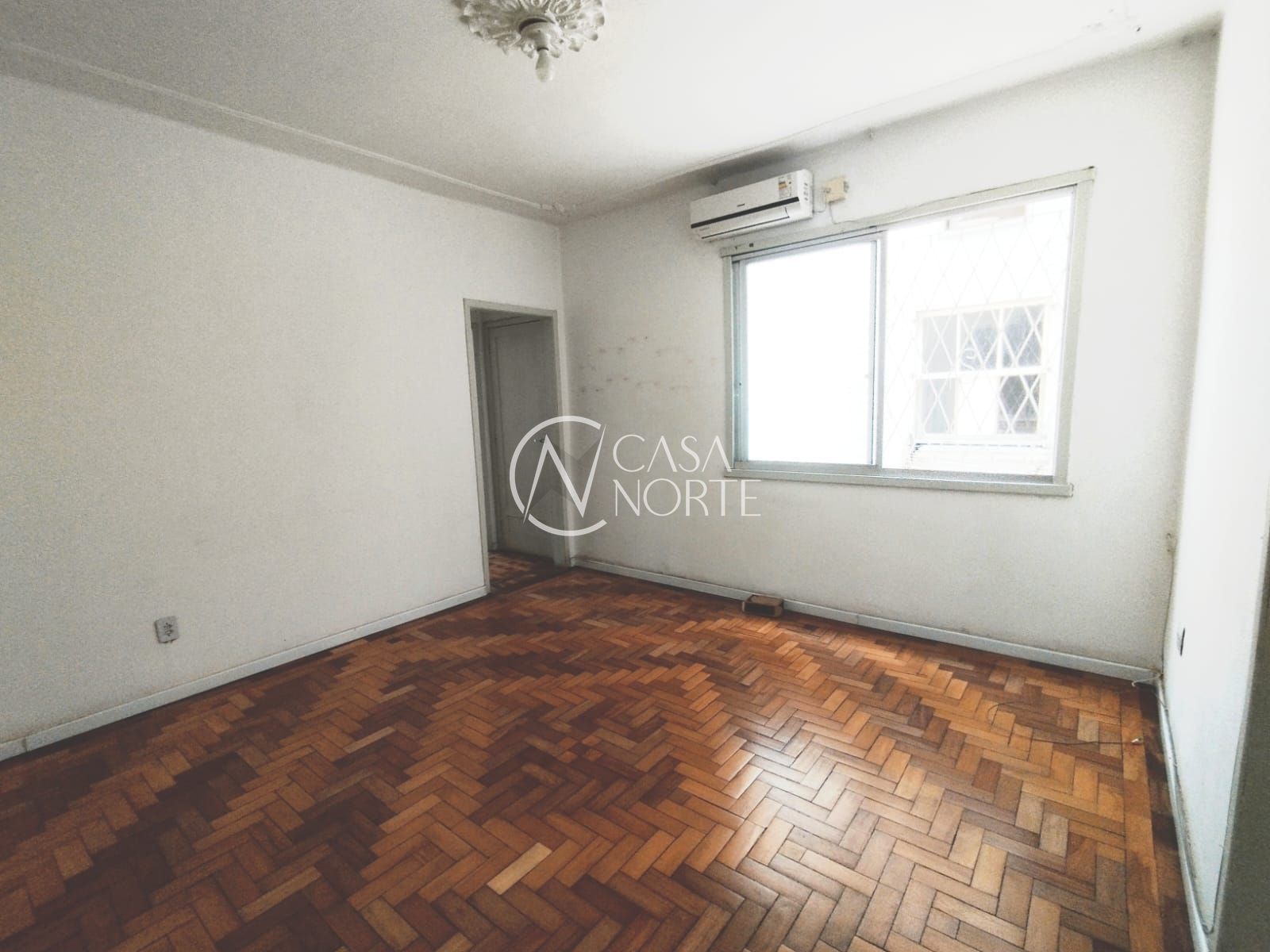 Apartamento à venda com 2 quartos, 74m², Avenida Getúlio Vargas no bairro Menino Deus em Porto Alegre