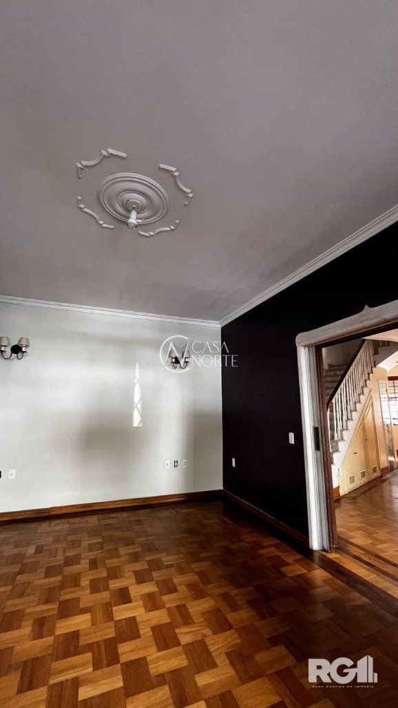 Casa à venda com 4 quartos, 274m², 2 suítes, 1 vaga, Travessa Comendador Batista no bairro Cidade Baixa em Porto Alegre