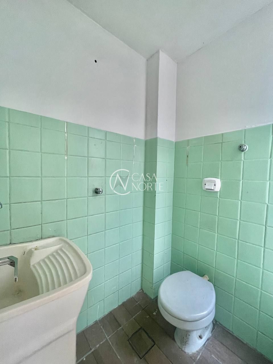 Apartamento à venda com 2 quartos, 74m², 1 suíte, Avenida Getúlio Vargas no bairro Menino Deus em Porto Alegre