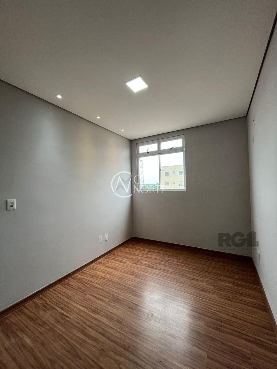 Casa à venda com 2 quartos, 70m², 2 vagas, Avenida Nossa Senhora de Guadalupe no bairro Hípica em Porto Alegre