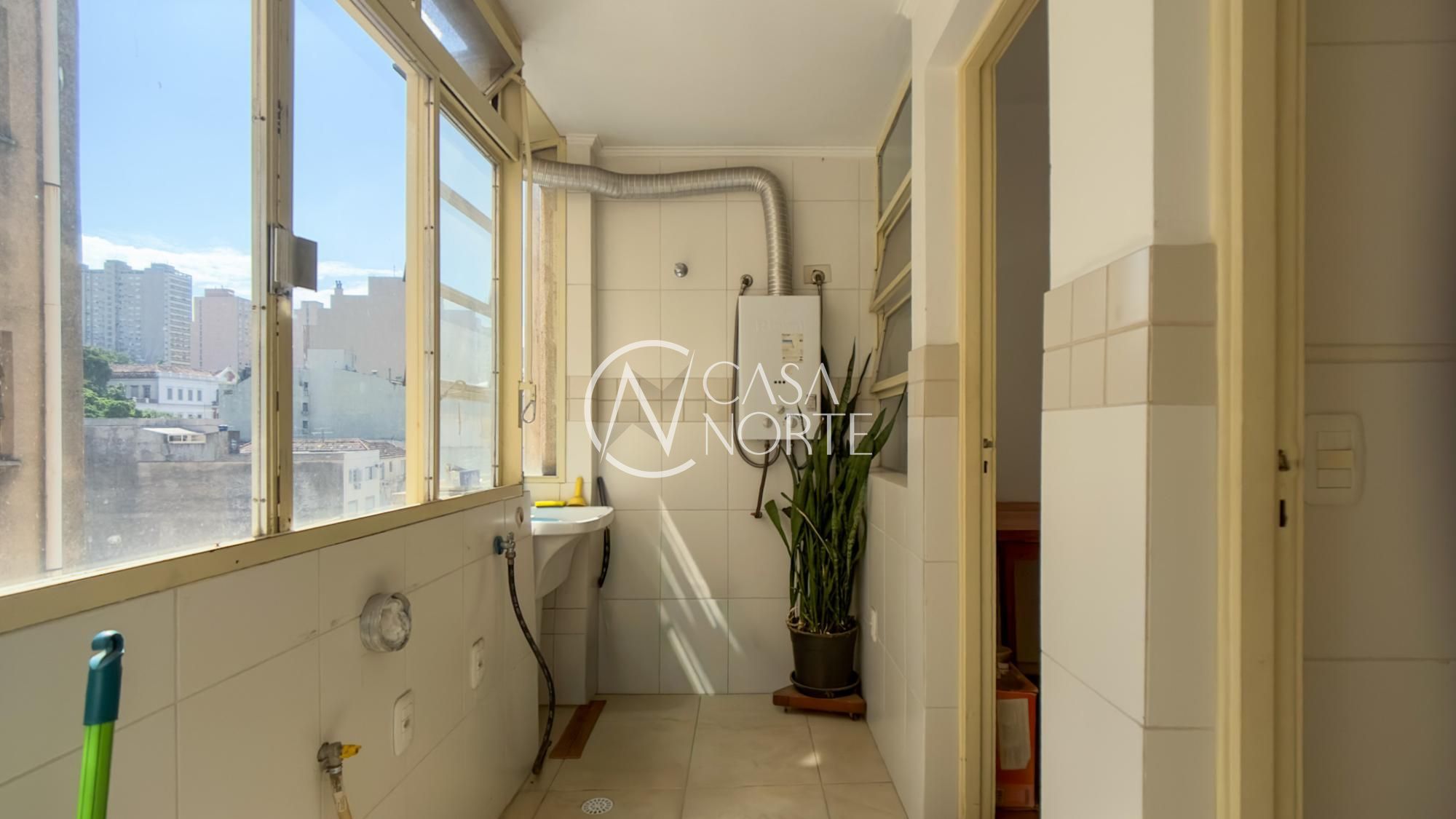 Apartamento à venda com 3 quartos, 104m², 1 suíte, Rua Demétrio Ribeiro no bairro Centro Histórico em Porto Alegre