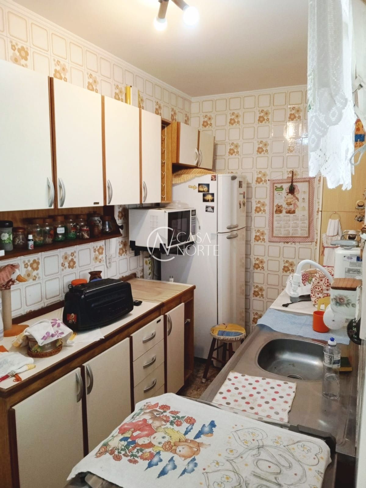 Apartamento à venda com 2 quartos, 74m², 1 vaga, Rua Veador Porto no bairro Santana em Porto Alegre