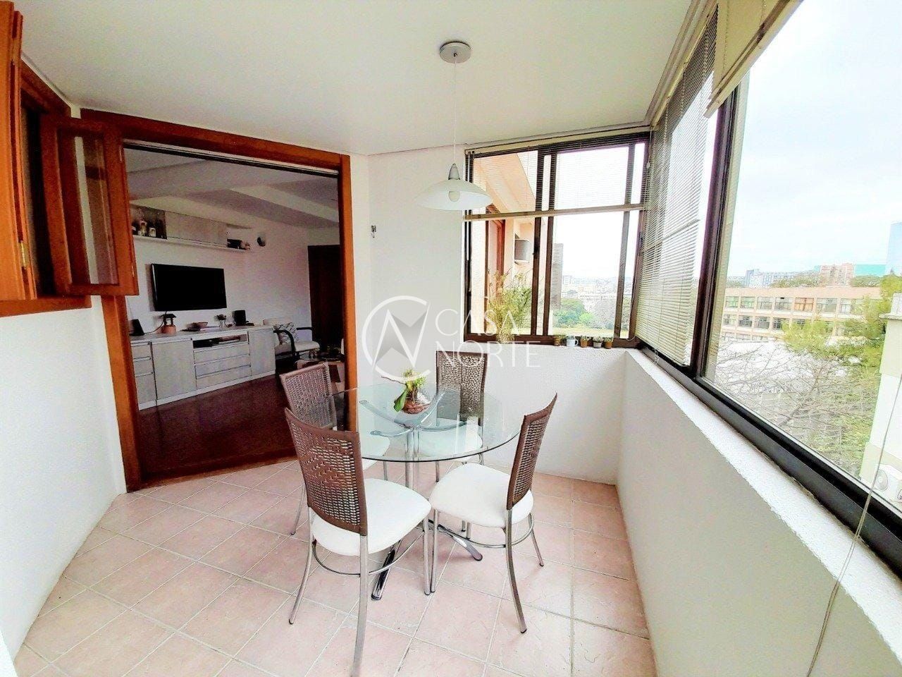 Apartamento à venda com 2 quartos, 58m², 1 vaga, Rua Laurindo no bairro Santana em Porto Alegre