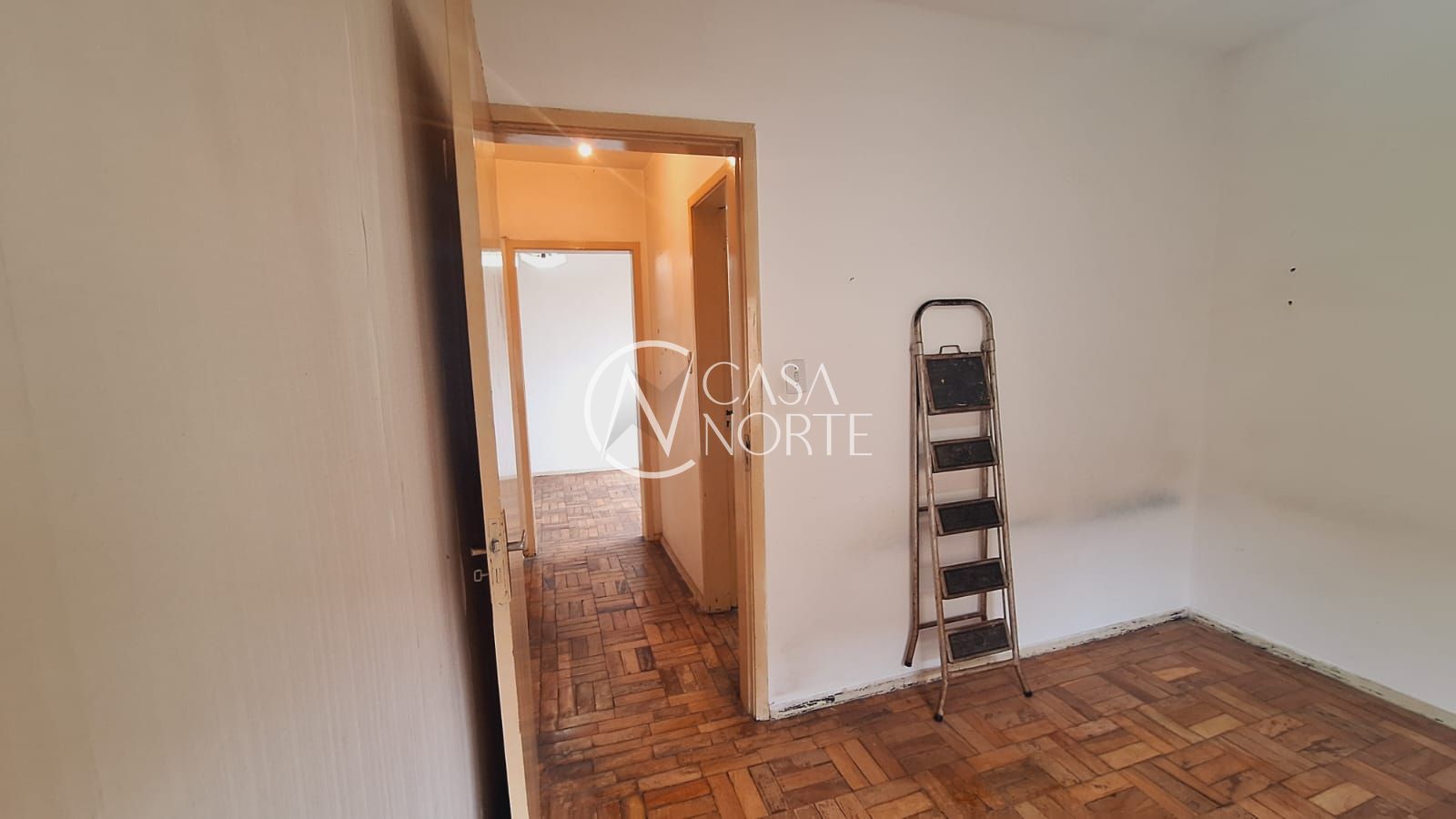Apartamento à venda com 2 quartos, 60m², Avenida Protásio Alves no bairro Três Figueiras em Porto Alegre