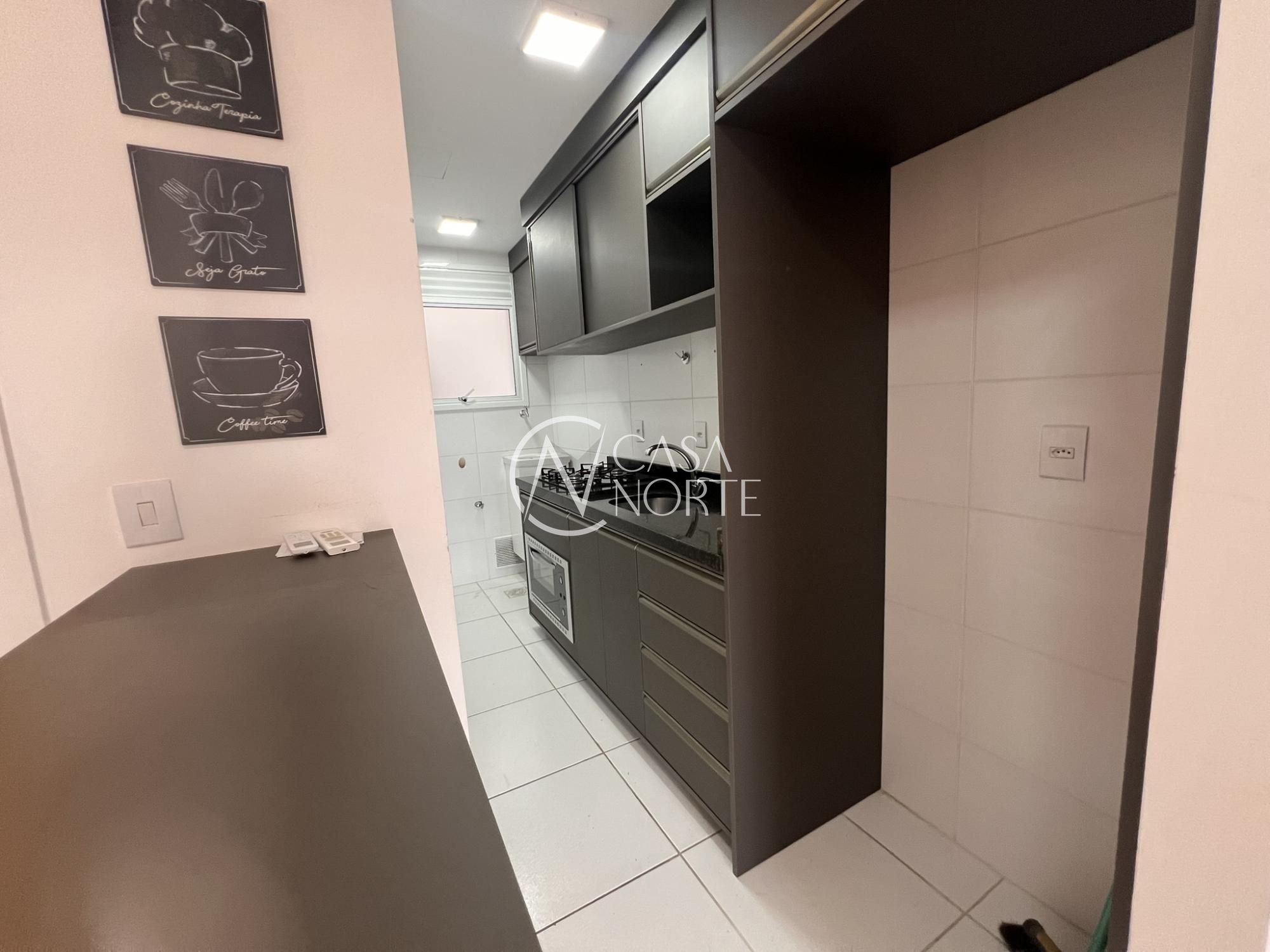 Apartamento à venda com 2 quartos, 53m², 1 suíte, 1 vaga, Avenida Cristóvão Colombo no bairro Floresta em Porto Alegre